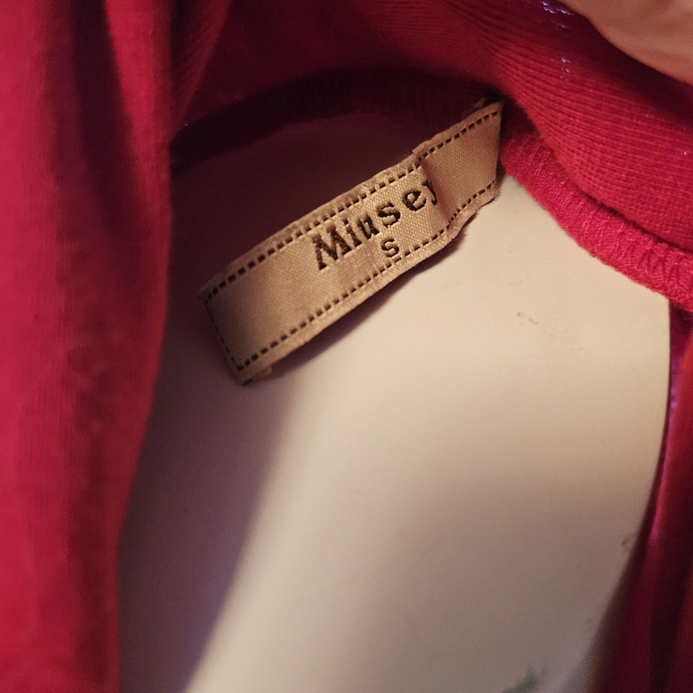 Elegant Red Women's Top with Button Detail - Picture 3 of 3